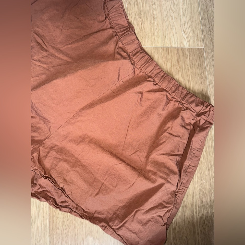 Free People brown shorts
Size M!